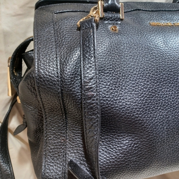 Michael kors satchel - Picture 2 of 9